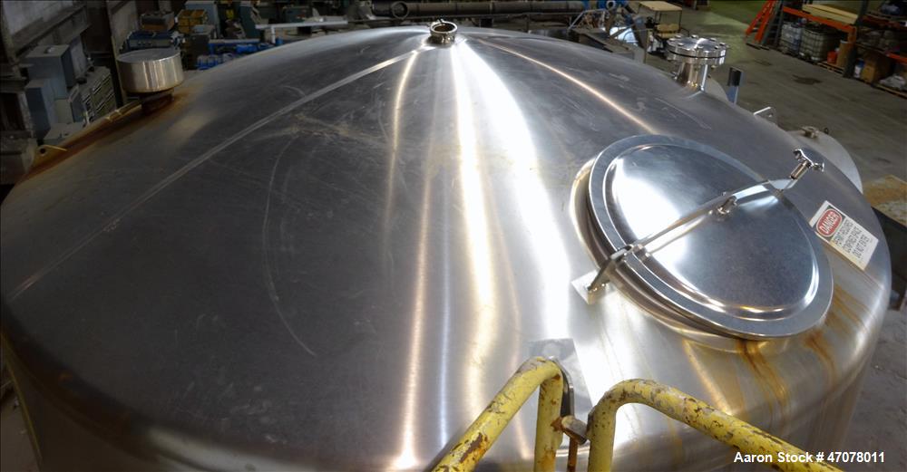 Used Feldmeier Tank, 7944 Gallon, 304 Stainless Steel, Vertical.