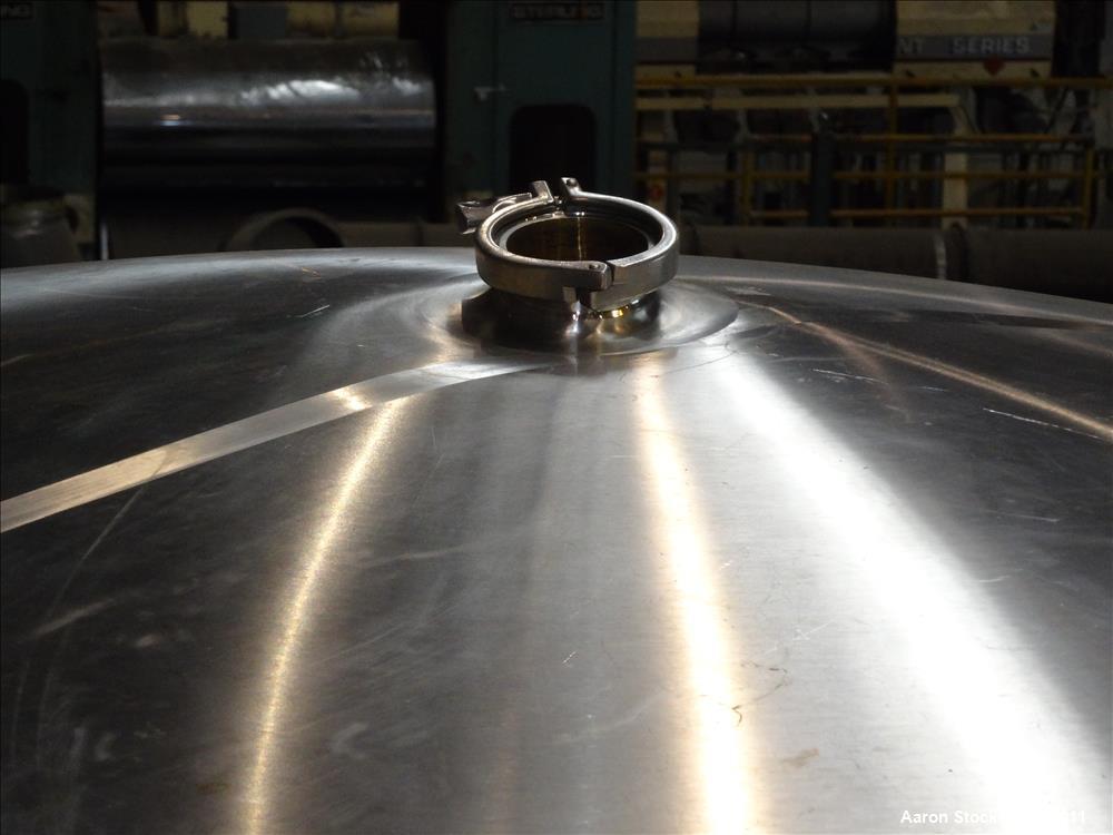 Used Feldmeier Tank, 7944 Gallon, 304 Stainless Steel, Vertical.