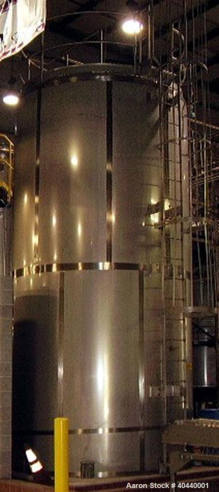 Unused-Feldmeier Silo Storage Tank, 10,000 Gallon, Model SVS. 304 stainless steel, 120" inside diameter x 21'7" straight side. Dish top, 3/4" per foot pitch bottom. Internal rated atmospheric. Intern...