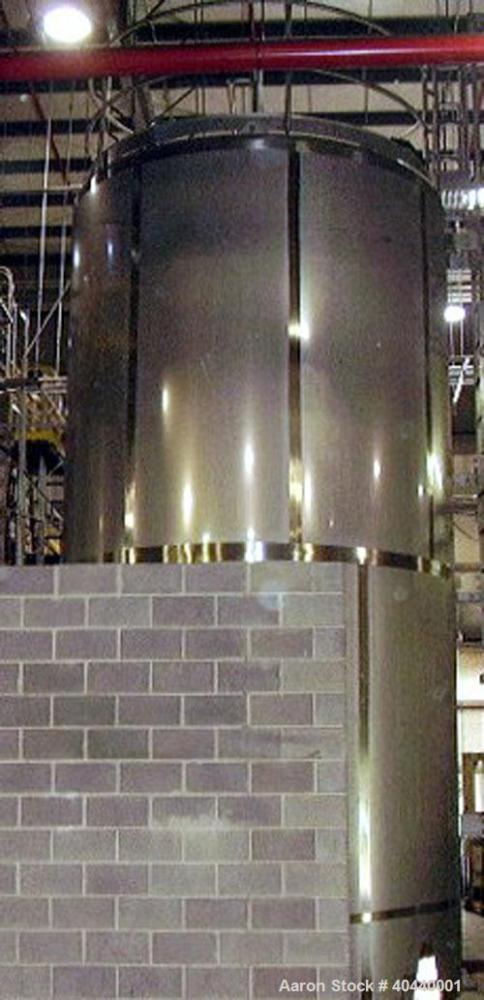 Unused-Feldmeier Silo Storage Tank, 10,000 Gallon, Model SVS. 304 stainless steel, 120" inside diameter x 21'7" straight side. Dish top, 3/4" per foot pitch bottom. Internal rated atmospheric. Intern...
