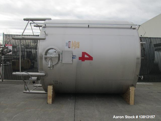 Used Feldmeier Tank, 6,000 Gallon, Stainless Single, Vertical.