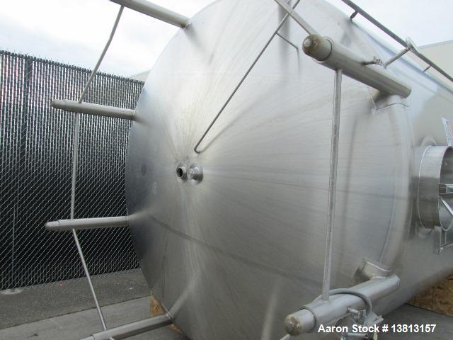 Used Feldmeier Tank, 6,000 Gallon, Stainless Single, Vertical.