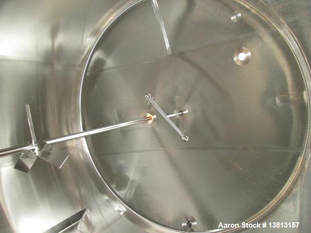 Used Feldmeier Tank, 6,000 Gallon, Stainless Single, Vertical.