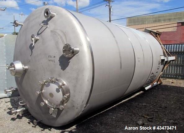 Used Feldmeier Pressure Tank, 8000 Gallon, 304 Stainless Steel, Vertical. 108” Diameter x 192” straight side, dished top & bottom. Internal rated 15/-1.5 psi at +120/-60 degrees F. Openings top 20" m...