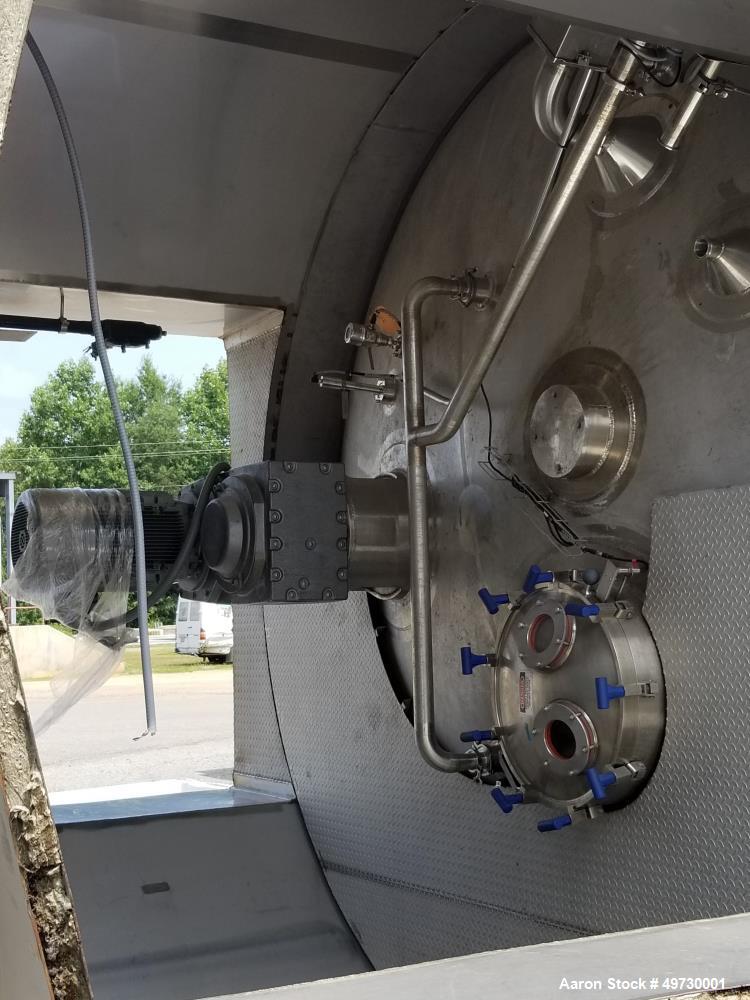 Used Feldmeier 25,000 Gallon 304 Stainless Steel Polished Vertical Vacuum Tank
