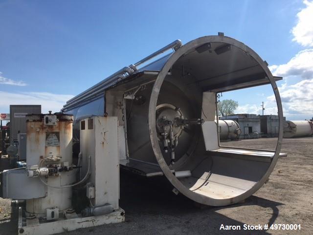 Used Feldmeier 25,000 Gallon 304 Stainless Steel Polished Vertical Vacuum Tank