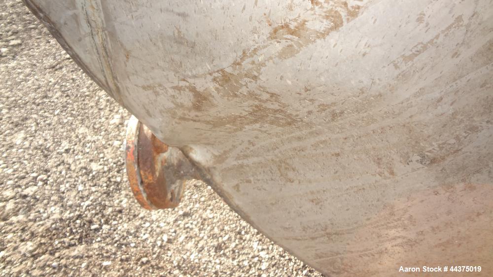 Used Tank, 10,500 Gallon, 304 Stainless Steel, Vertical. Approximate 126" diameter x 192" straight side, flat welded top, slight dished bottom. Fixed carbon steel agitator bridge with a Chemineer agi...
