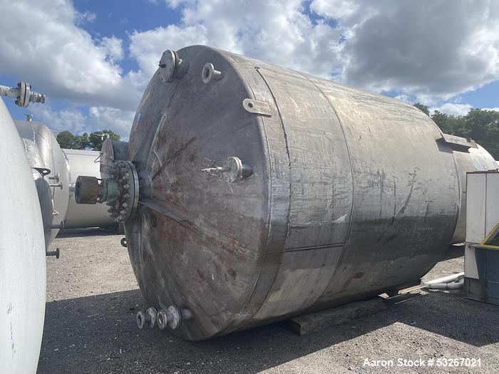 Used- IPSCO approximately 9300 gallon 304 stainless steel vertical mix tank. 138" diameter X 144" high straight side. Intern...