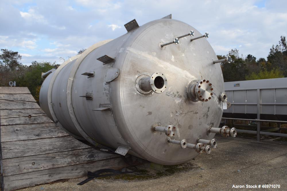 Unused- JMW James Machine Works Pressure Tank, 14,000 Gallon, 316L Stainless Steel, Vertical. 120" Diameter x 300" straight side, dished top and bottom. Internal Rated 30 psi at 300 degrees F. Openin...