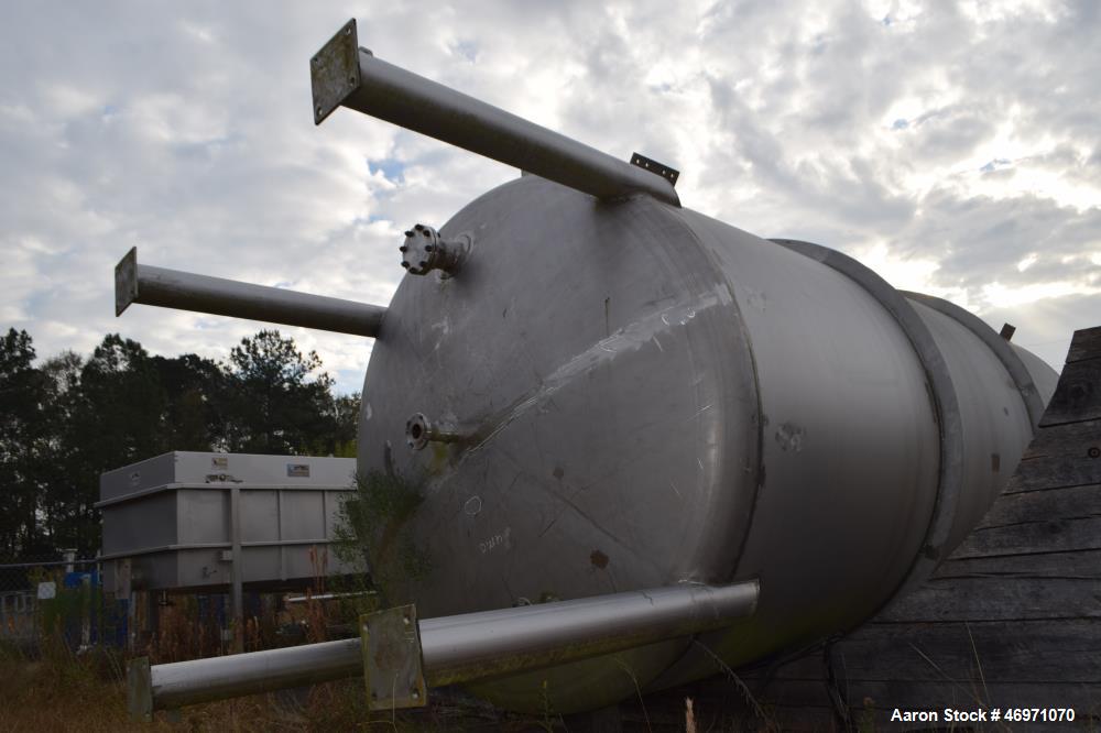 Unused- JMW James Machine Works Pressure Tank, 14,000 Gallon, 316L Stainless Steel, Vertical. 120" Diameter x 300" straight side, dished top and bottom. Internal Rated 30 psi at 300 degrees F. Openin...