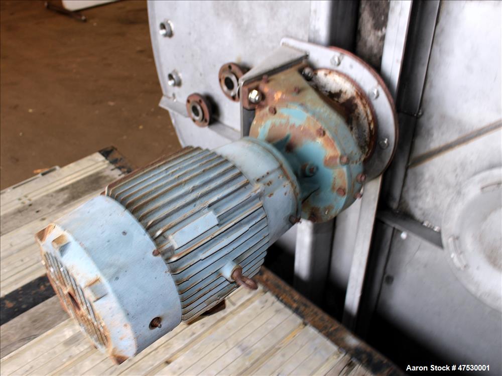 Used Mid-State Tank, 6000 Gallon, 304 Stainless Steel, Vertical.