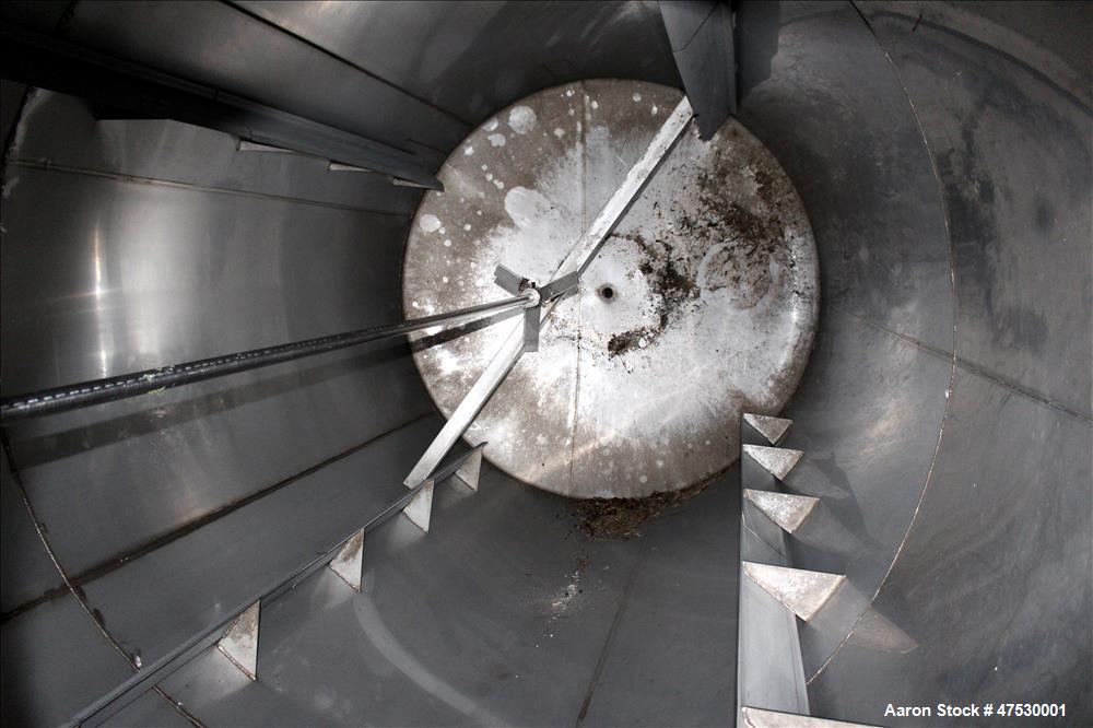 Used Mid-State Tank, 6000 Gallon, 304 Stainless Steel, Vertical.
