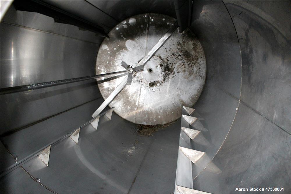 Used Mid-State Tank, 6000 Gallon, 304 Stainless Steel, Vertical.
