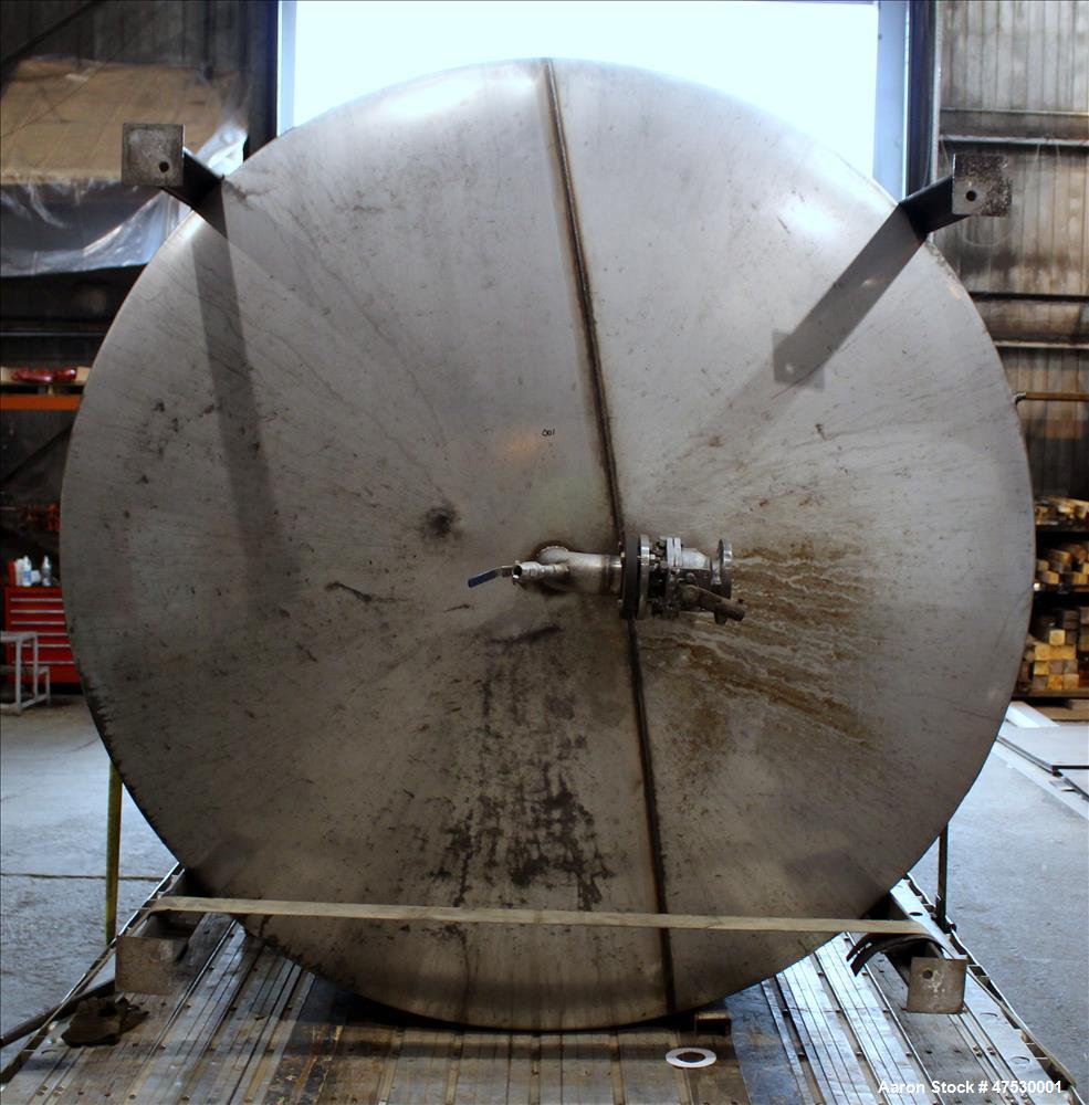 Used Mid-State Tank, 6000 Gallon, 304 Stainless Steel, Vertical.