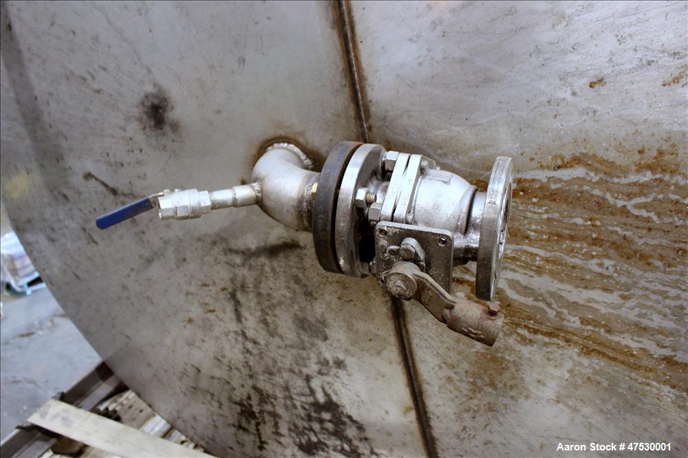 Used Mid-State Tank, 6000 Gallon, 304 Stainless Steel, Vertical.