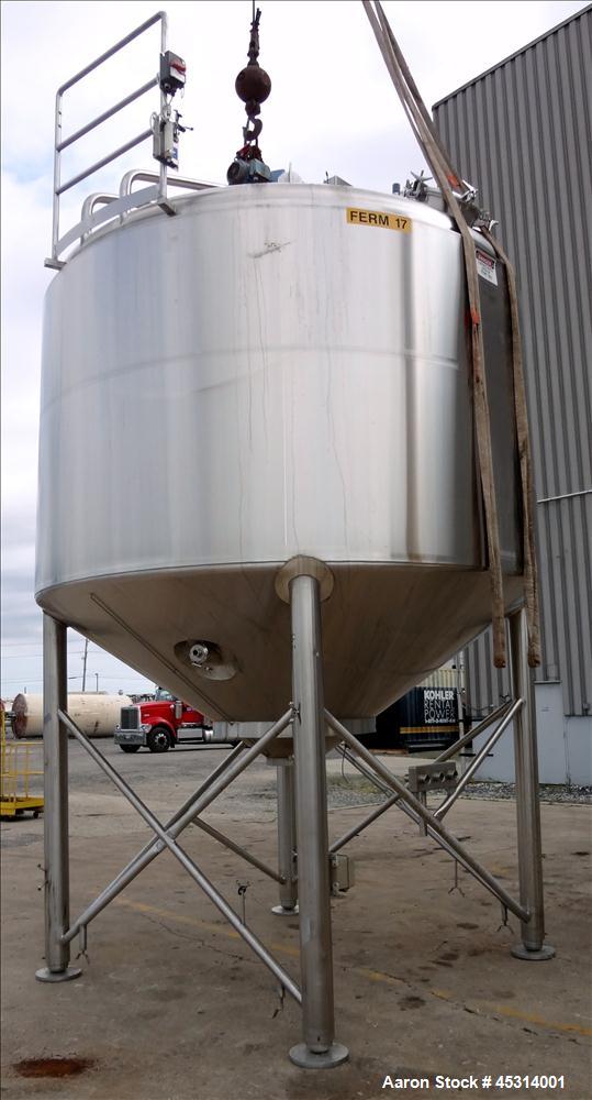 Unused- Mueller Tank, 6000 Gallon, Model "F" Fermenter Blend Tank-Non-Jacketed. 304 Stainless Steel Construction.  136" Inner Diameter x 75" Straight Side.  Vertical, Dished Top and Cone Bottom.  Ins...