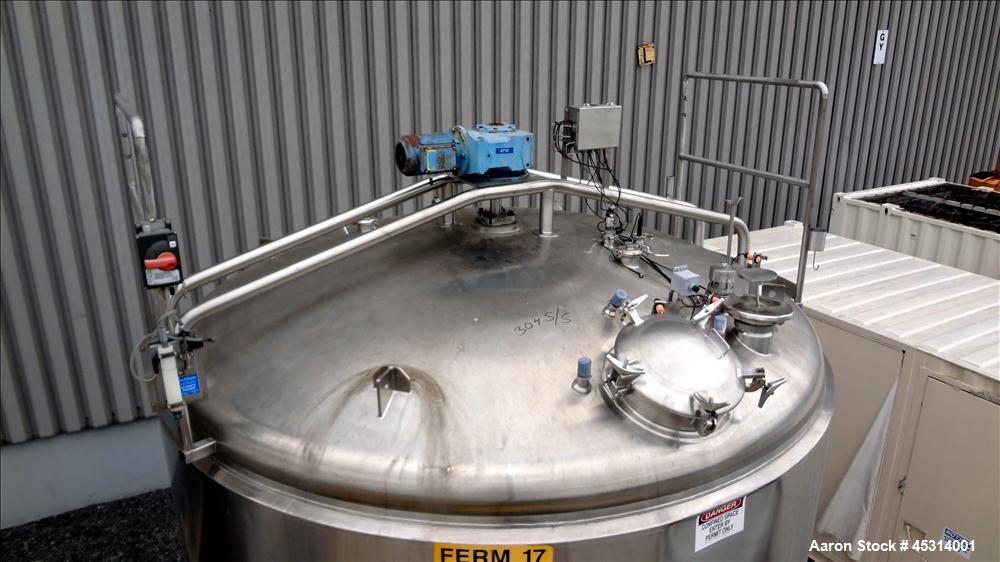 Unused- Mueller Tank, 6000 Gallon, Model "F" Fermenter Blend Tank-Non-Jacketed. 304 Stainless Steel Construction.  136" Inner Diameter x 75" Straight Side.  Vertical, Dished Top and Cone Bottom.  Ins...