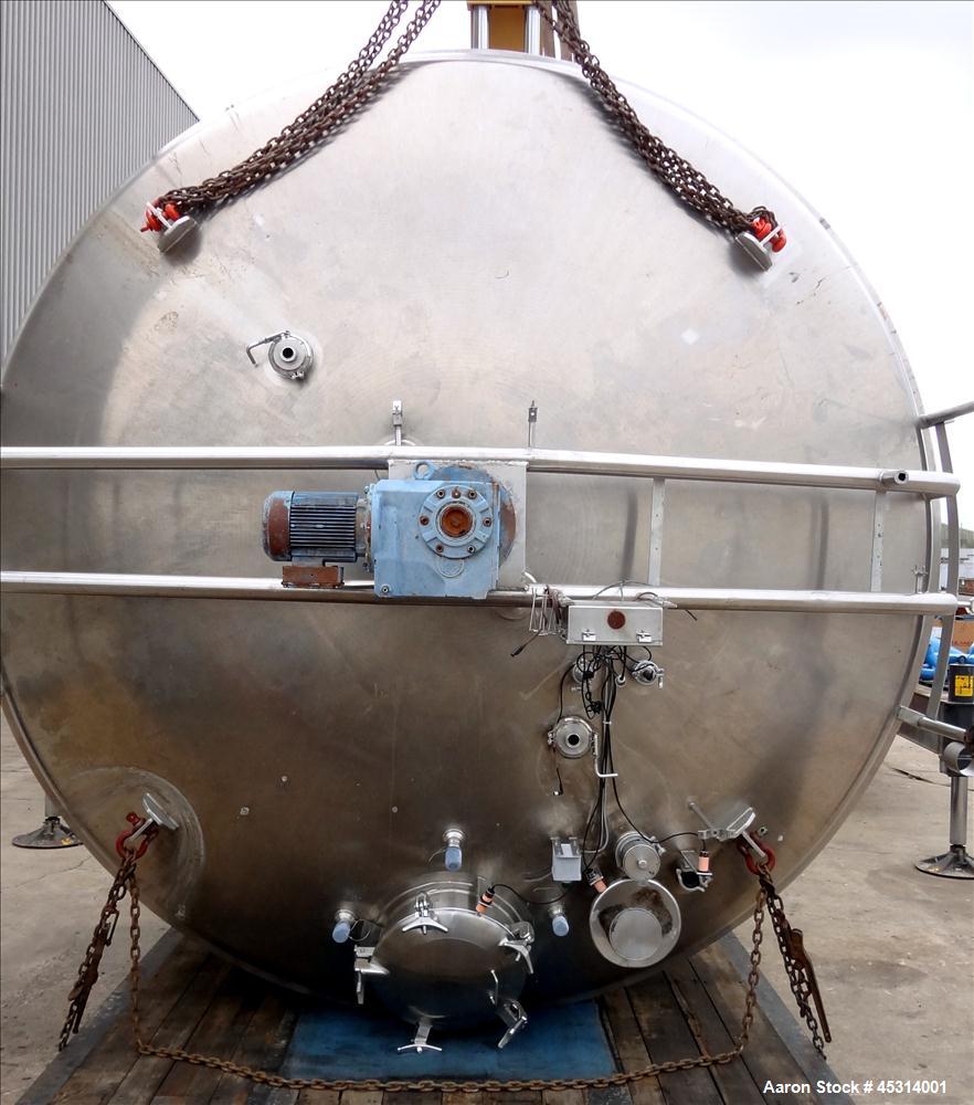 Unused- Mueller Tank, 6000 Gallon, Model "F" Fermenter Blend Tank-Non-Jacketed. 304 Stainless Steel Construction.  136" Inner Diameter x 75" Straight Side.  Vertical, Dished Top and Cone Bottom.  Ins...