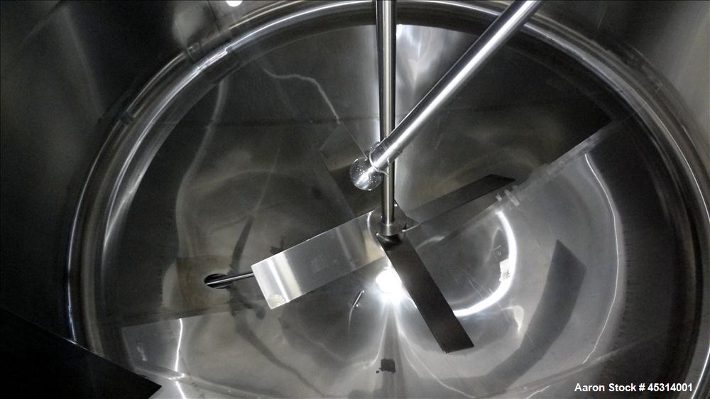 Unused- Mueller Tank, 6000 Gallon, Model "F" Fermenter Blend Tank-Non-Jacketed. 304 Stainless Steel Construction.  136" Inner Diameter x 75" Straight Side.  Vertical, Dished Top and Cone Bottom.  Ins...