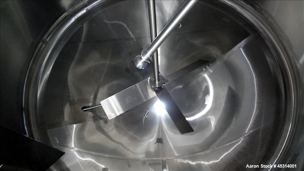 Unused- Mueller Tank, 6000 Gallon, Model "F" Fermenter Blend Tank-Non-Jacketed. 304 Stainless Steel Construction.  136" Inner Diameter x 75" Straight Side.  Vertical, Dished Top and Cone Bottom.  Ins...