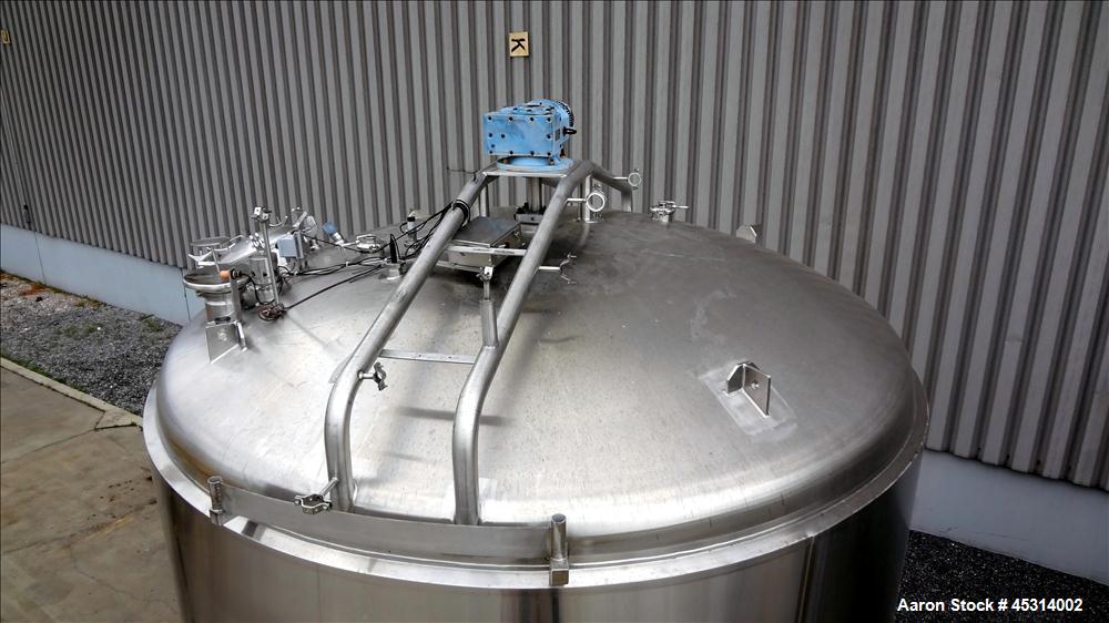 Unused Mueller Tank, 6000 Gallon, Model "F" Fermenter Blend Tank-Non-Jacketed. 304 Stainless Steel Construction.  136" Inner Diameter x 75" Straight Side.  Vertical, Dished Top and Cone Bottom.  Insu...
