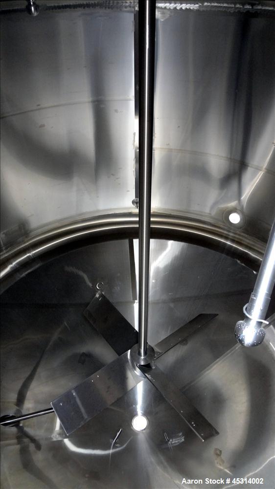 Unused Mueller Tank, 6000 Gallon, Model "F" Fermenter Blend Tank-Non-Jacketed. 304 Stainless Steel Construction.  136" Inner Diameter x 75" Straight Side.  Vertical, Dished Top and Cone Bottom.  Insu...