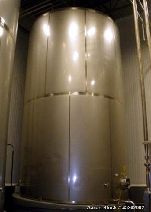 Used Mueller Sugar Tank / Silo  Model "D" - 27,000 Gallon Capacity, All  304 Stainless Steel.Non Jacketed Tank 168" Diameter x  278" straight side. Dish Top, Sloping Bottom