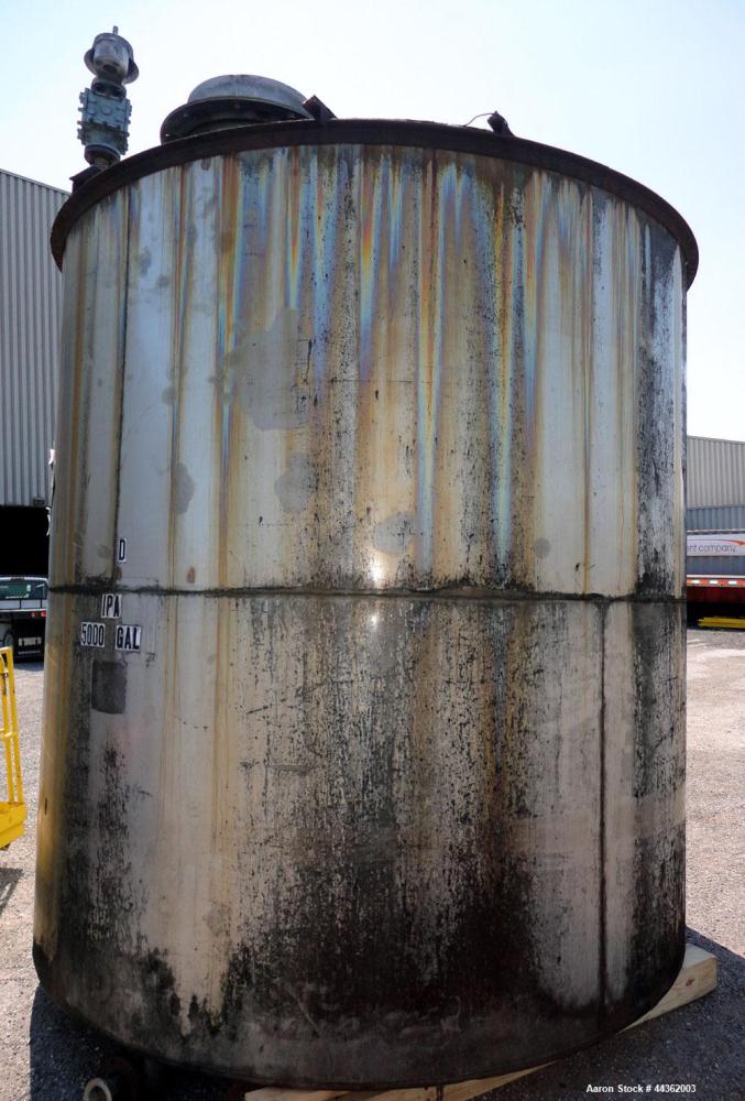 Used Tank, 5100 Gallon, 304 Stainless Steel, Vertical. Approximately 114 diameter x 116 straight side, flat top, sloped bottom. Internal ladder. Openings: top (2) 4", 20" manway, no cover; 3" off cen...