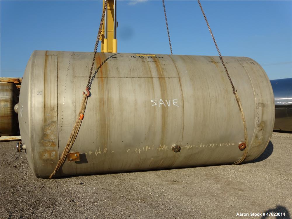 Used Tank, Approximate 13,000 Gallon, 304 Stainless Steel, Horizontal.