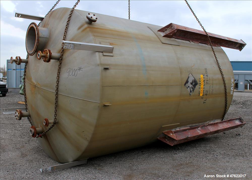 Used- Tank, 10,000 Gallon, 304 Stainless Steel, Vertical.