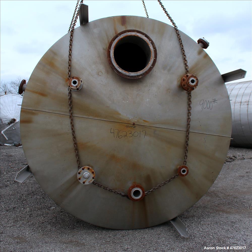 Used Tank, 10,000 Gallon, 304 Stainless Steel, Vertical.