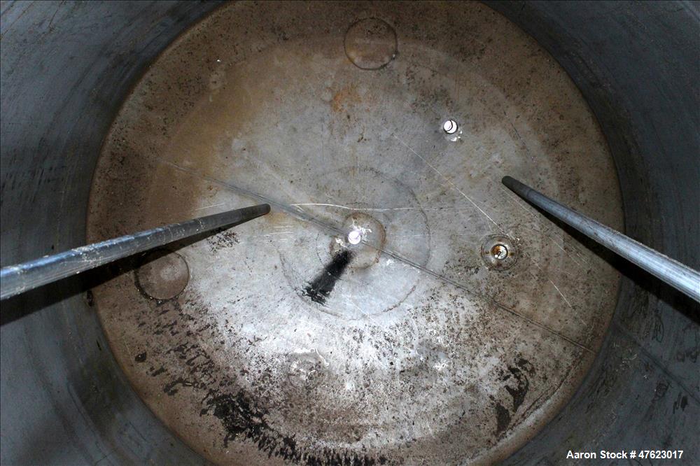 Used Tank, 10,000 Gallon, 304 Stainless Steel, Vertical.