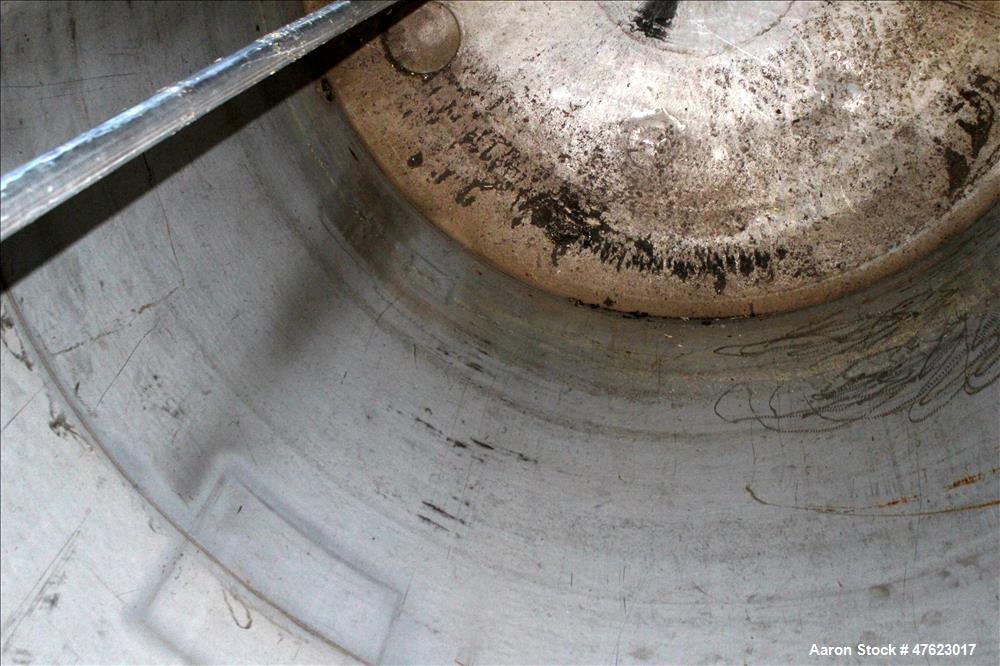 Used Tank, 10,000 Gallon, 304 Stainless Steel, Vertical.