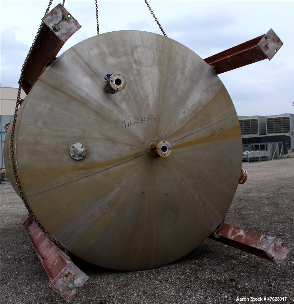 Used- Tank, 10,000 Gallon, 304 Stainless Steel, Vertical.