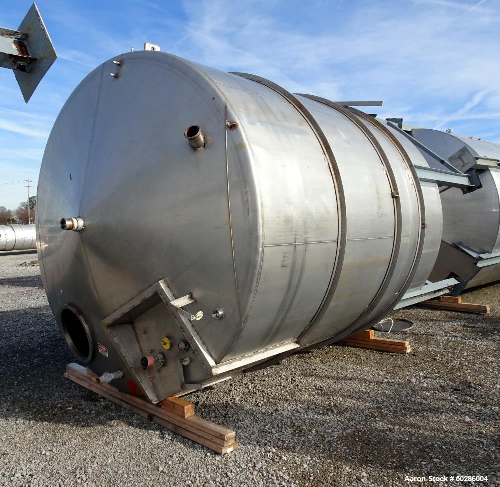 Used- Perry Products Tank, 5,200 Gallon, Model VCCX, 304 Stainless Steel, Vertical. Approximate 106" diameter x 132" straigh...