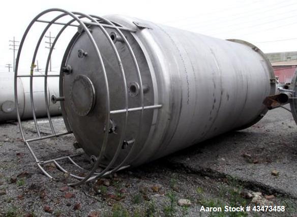Used Robert Mitchell Pressure Tank, 10,000 Gallon, 316L Stainless Steel, Vertical. Approximate 120" diameter x 192" straight side, dished top & bottom. Internal rated 14.9 psi at 70 degrees F. Openin...