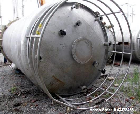 Used Robert Mitchell Pressure Tank, 10,000 Gallon, 316L Stainless Steel, Vertical. Approximate 120" diameter x 192" straight side, dished top & bottom. Internal rated 14.9 psi at 70 degrees F. Openin...