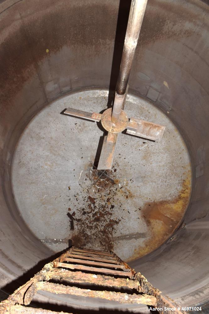 Used Southwest Tank & Treater Tank, 5000 Gallon, Stainless Steel, Vertical. Approximate 108" Diameter x 136" straight side, flat top, dish bottom. Top entering Jensen agitator, model 1105-5/100, seri...