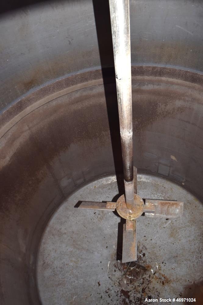 Used Southwest Tank & Treater Tank, 5000 Gallon, Stainless Steel, Vertical. Approximate 108" Diameter x 136" straight side, flat top, dish bottom. Top entering Jensen agitator, model 1105-5/100, seri...