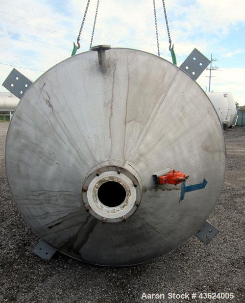 Used Springs Fabrication Product Hopper/Silo, 739.44 cubic feet (5533 gallon), 304 stainless steel, vertical. Approximately 78" diameter x 236" straight side. Flat welded top, 48" coned bottom, rated...