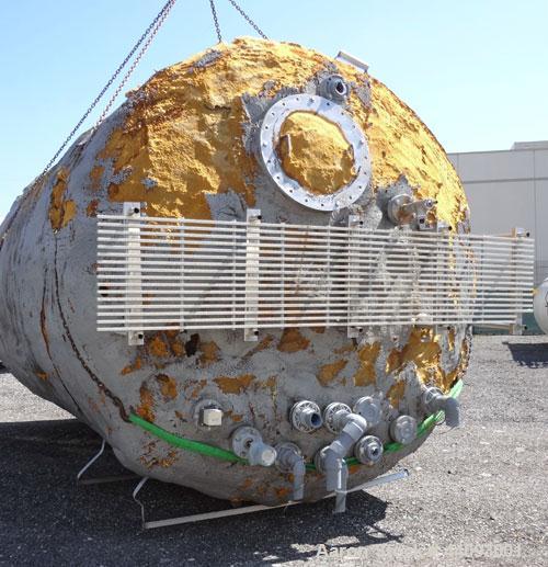 Used Stainless Metals Inc Tank, 8800 Gallon, 304L Stainless Steel, Vertical. Approximate 120" diameter x 180" straight side, dished top, flat bottom. Openings top (12) 3", 24" man way with cover, sid...
