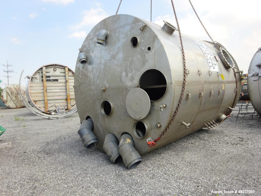 Used Stainless Process Equipment Inc. 2-Compartment Tank, 10,750 Gallon, 304 St