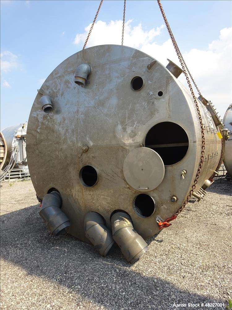 Used Stainless Process Equipment Inc. 2-Compartment Tank, 10,750 Gallon, 304 St