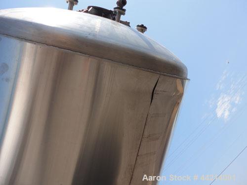 Used G.W. Taylor Tank, 6000 Gallon, 316 Stainless Steel, Vertical. Approximate 108” diameter x 144” straight side, dished top and bottom. Partial bottom sidewall dimple jacket, no rating. (4) Sidewal...