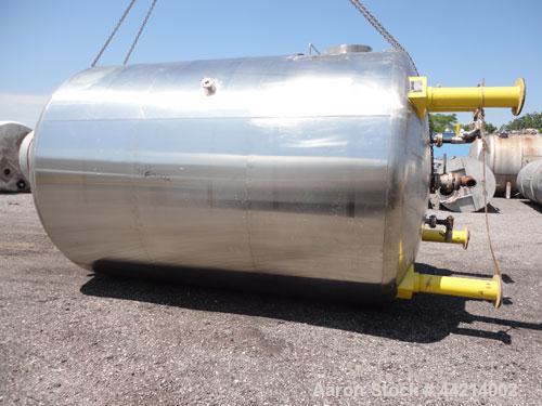 Used G.W. Taylor Tank, 6000 Gallon, 316 Stainless Steel, Vertical. Approximate 108” diameter x 144” straight side, dished top and bottom. Partial bottom sidewall dimple jacket, no rating. (4) Sidewal...