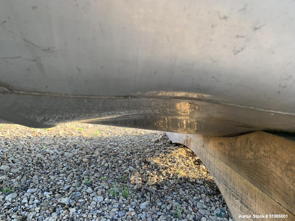 8,000 Gallon Stainless Steel Vertical Tank