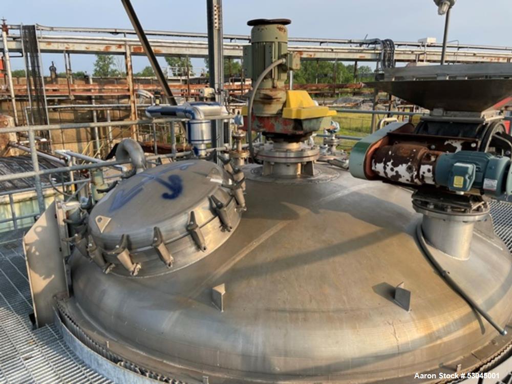 Used- Viatec 10,000 Gallon Stainless steel Tank.  Vertical. Approximately 11' diameter x 11' straight side. Dish top and bot...