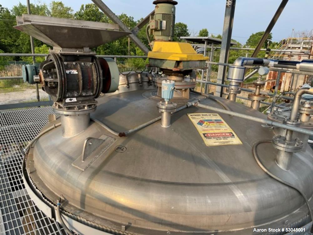 Used- Viatec 10,000 Gallon Stainless steel Tank.  Vertical. Approximately 11' diameter x 11' straight side. Dish top and bot...