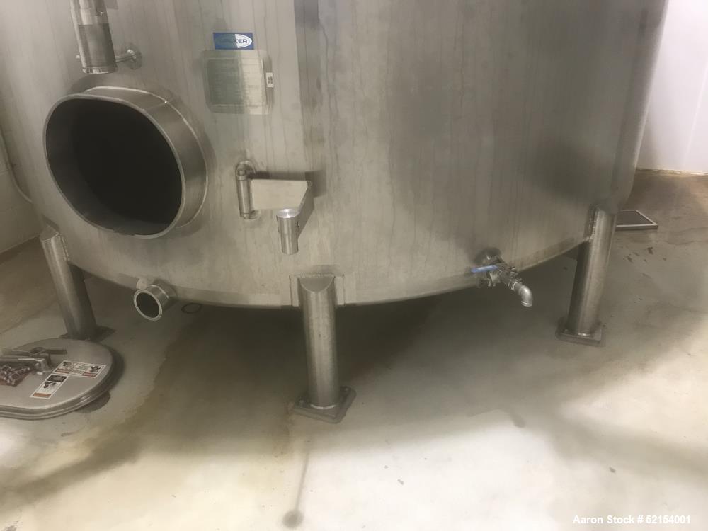 Used Walker 5,000 Gallon Storage Tank, 304 Stainless Steel