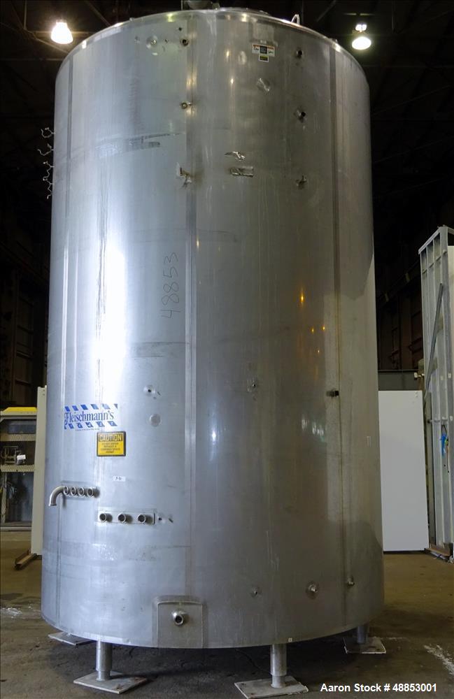 Used Walker Jacketed Tank. 6000 Gallon, Vertical 304 Stainless Steel.